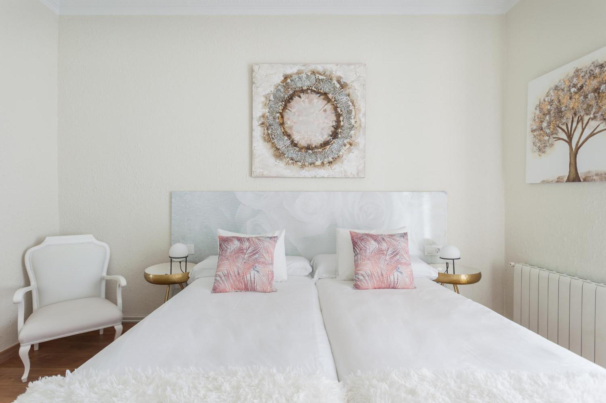 Art House Fira Apartments บาร์เซโลนา ภายนอก รูปภาพ