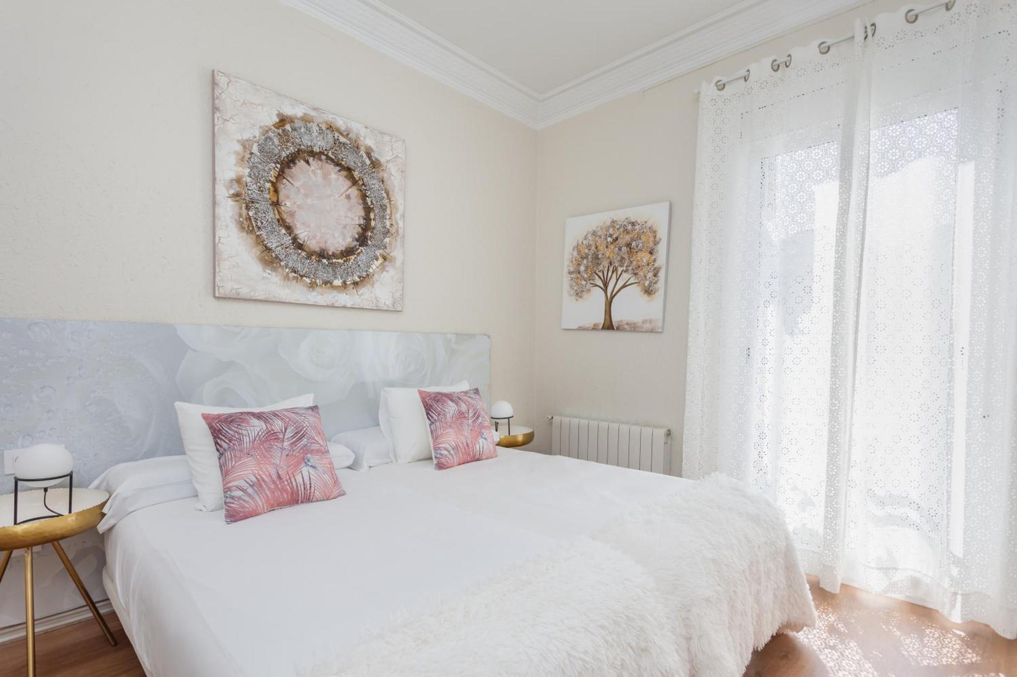 Art House Fira Apartments บาร์เซโลนา ภายนอก รูปภาพ
