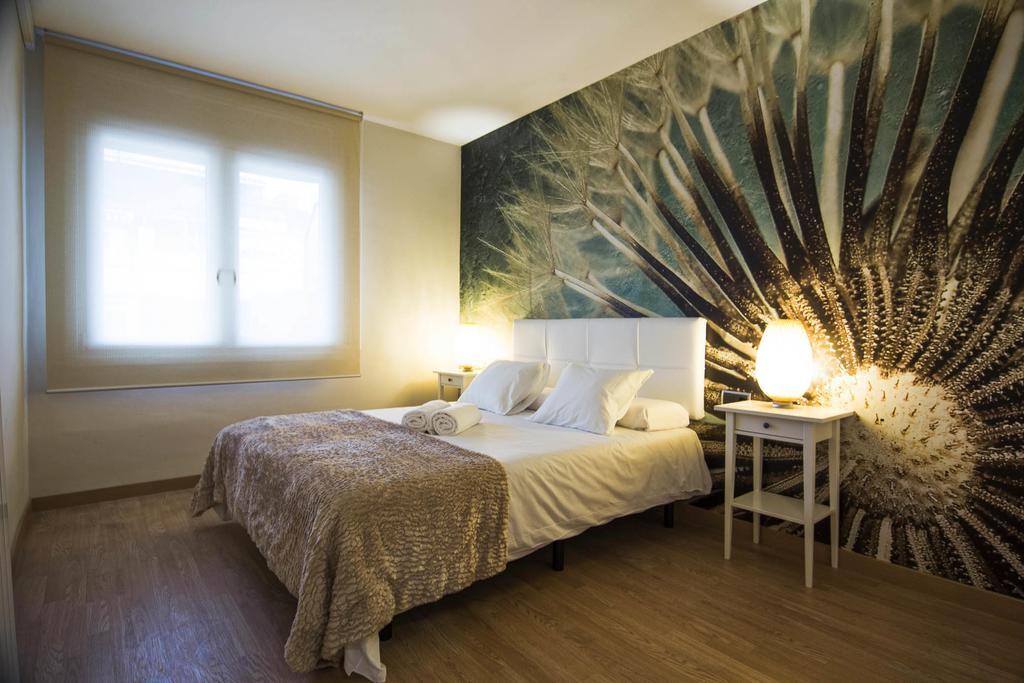 Art House Fira Apartments บาร์เซโลนา ภายนอก รูปภาพ